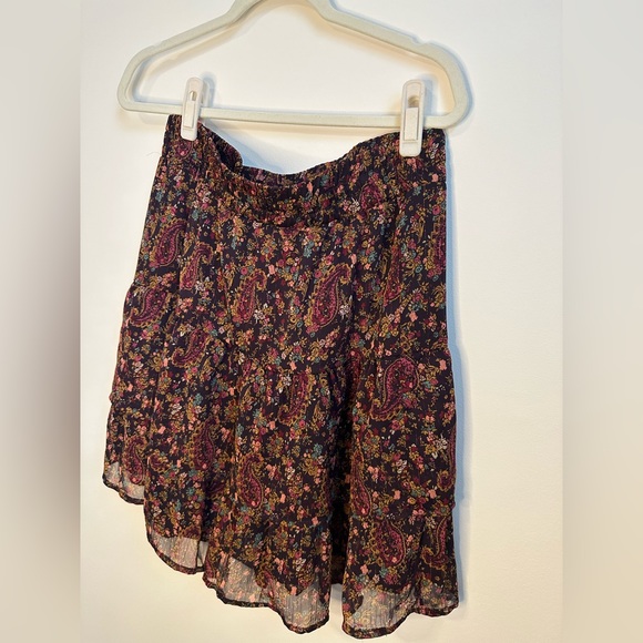 #14- Short Skirt - Picture 2 of 6